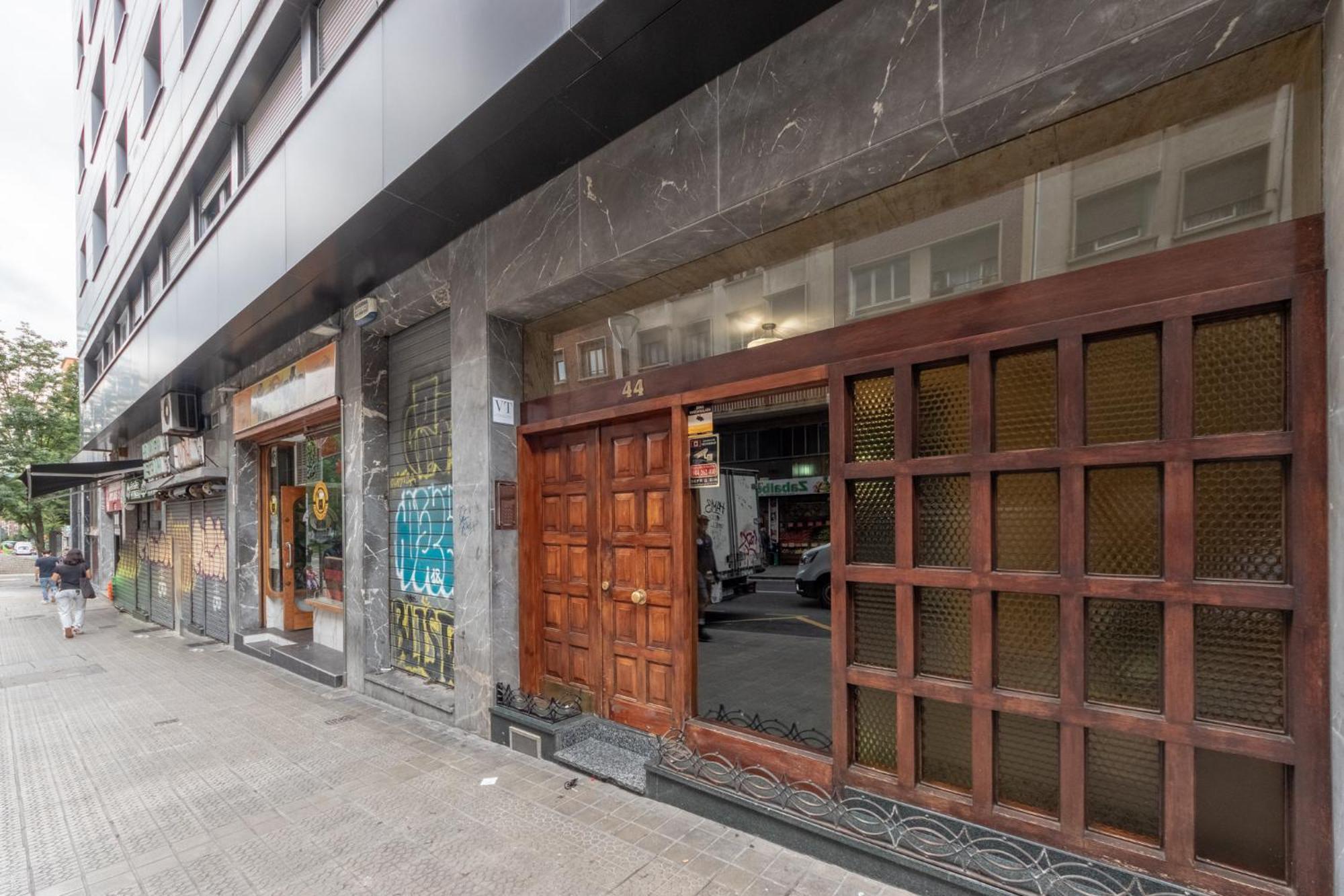 Amplio Y Acogedor Junto A Plaza Zabalburu Apartment Bilbao Bagian luar foto
