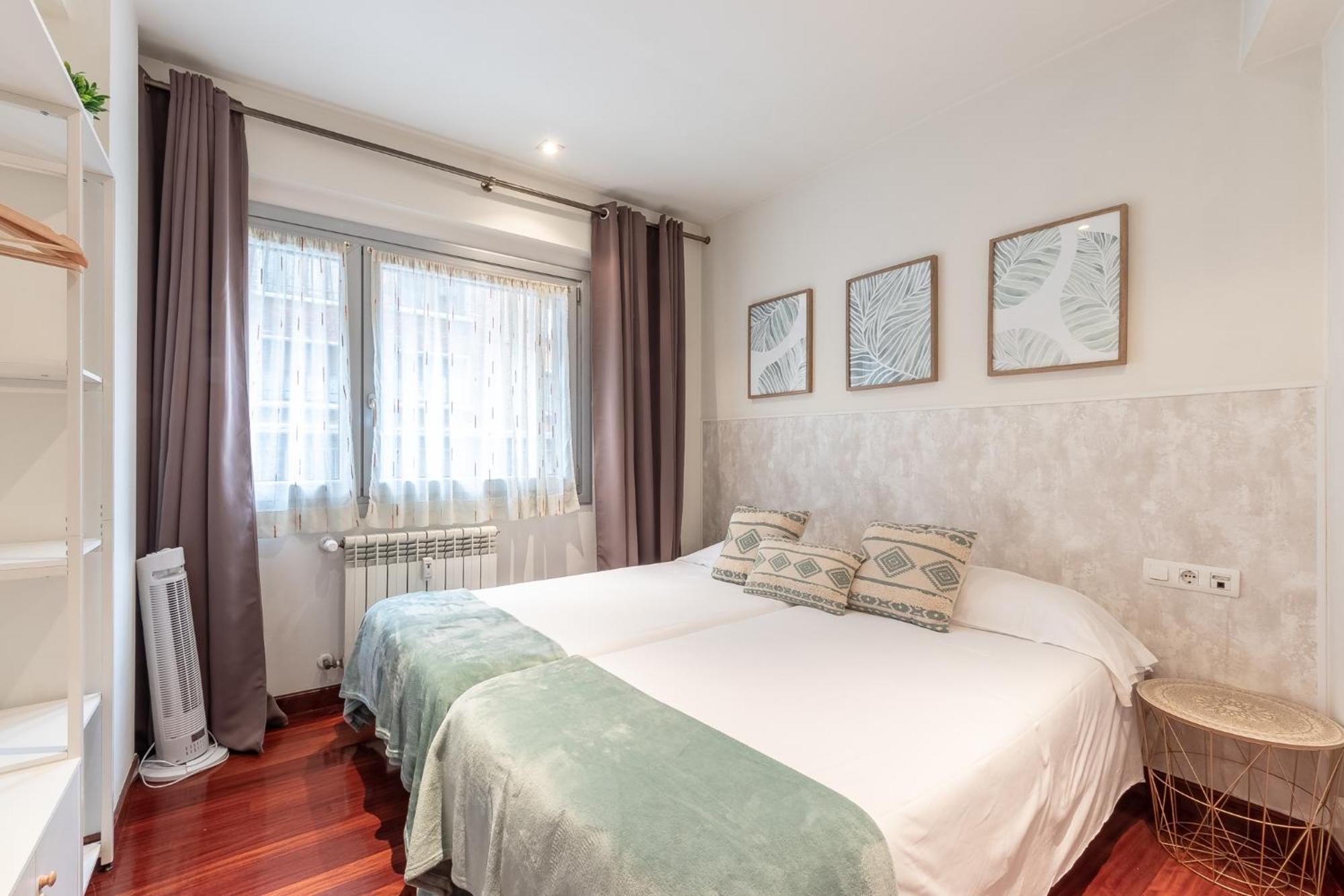 Amplio Y Acogedor Junto A Plaza Zabalburu Apartment Bilbao Bagian luar foto