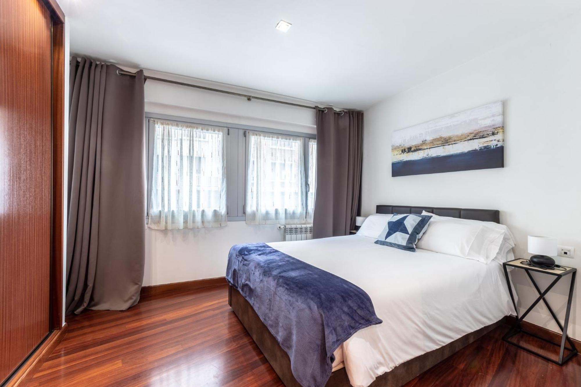 Amplio Y Acogedor Junto A Plaza Zabalburu Apartment Bilbao Bagian luar foto