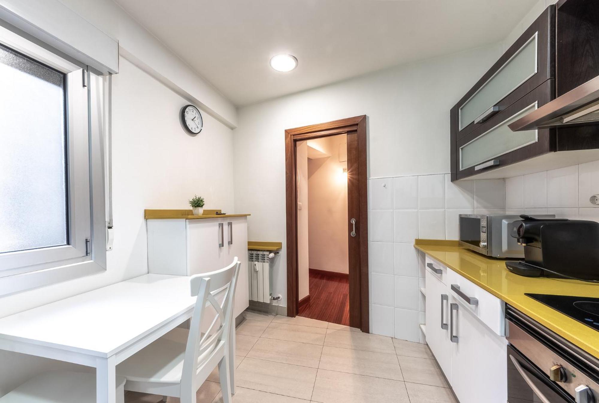 Amplio Y Acogedor Junto A Plaza Zabalburu Apartment Bilbao Bagian luar foto
